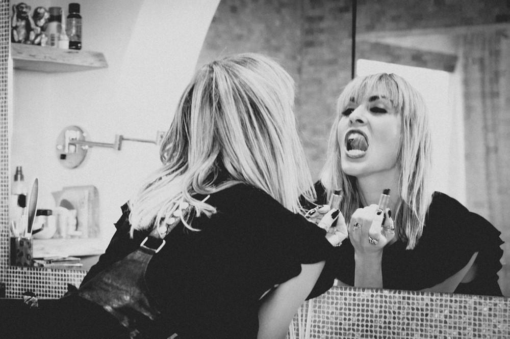 Zwart wit wall art van mooie vrouw