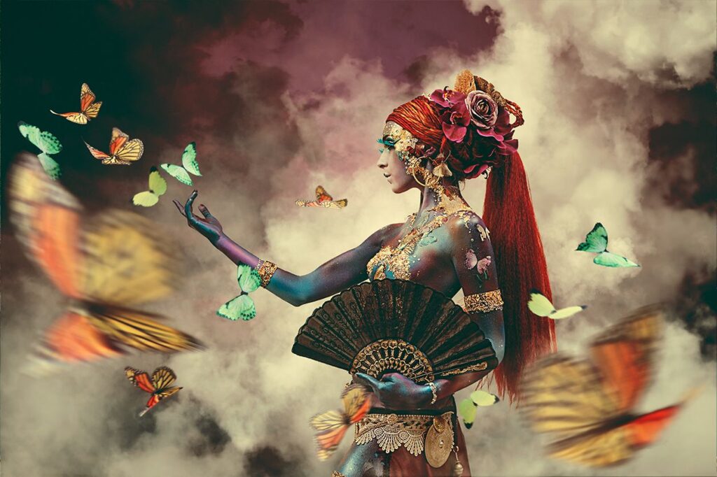 Muurkunst van mooie vrouw met vlinders